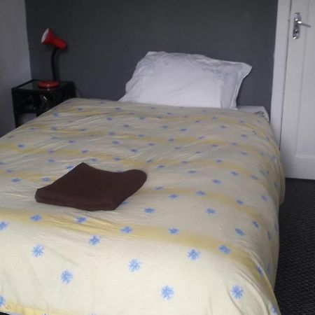 Sports City Guest House Manchester Buitenkant foto